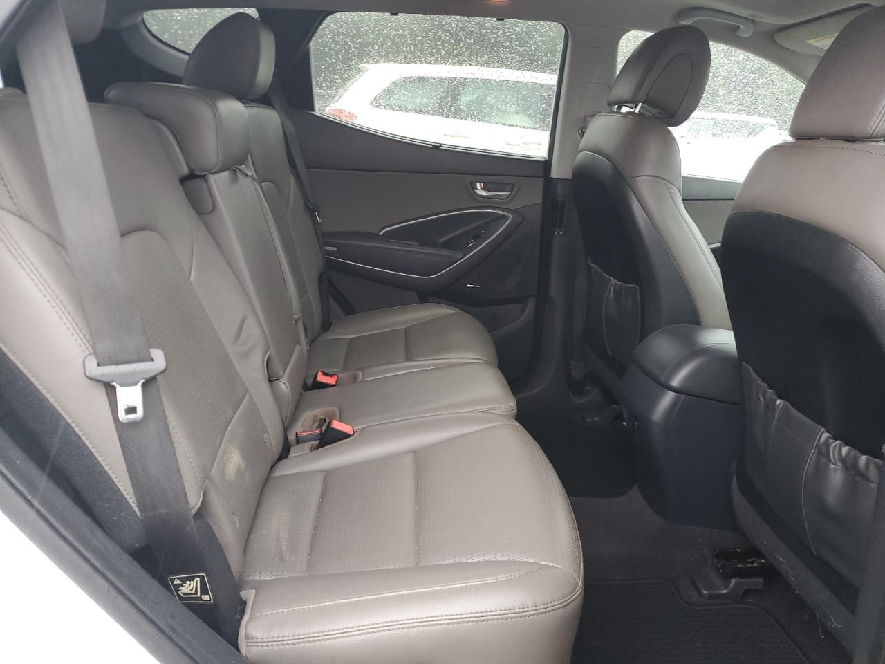 2014 Hyundai Santa Fe - Image 11