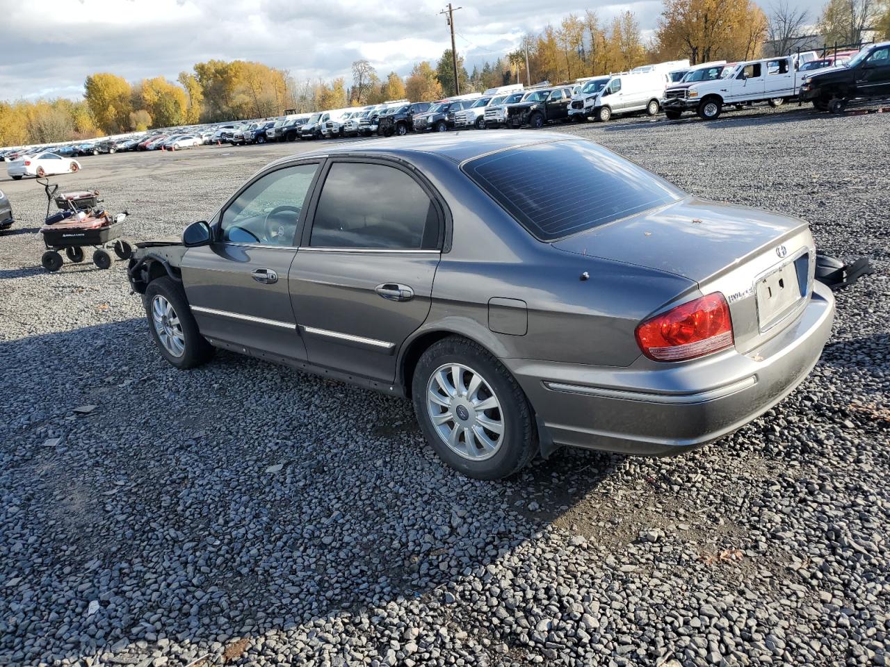 2003 Hyundai Sonata - Image 2