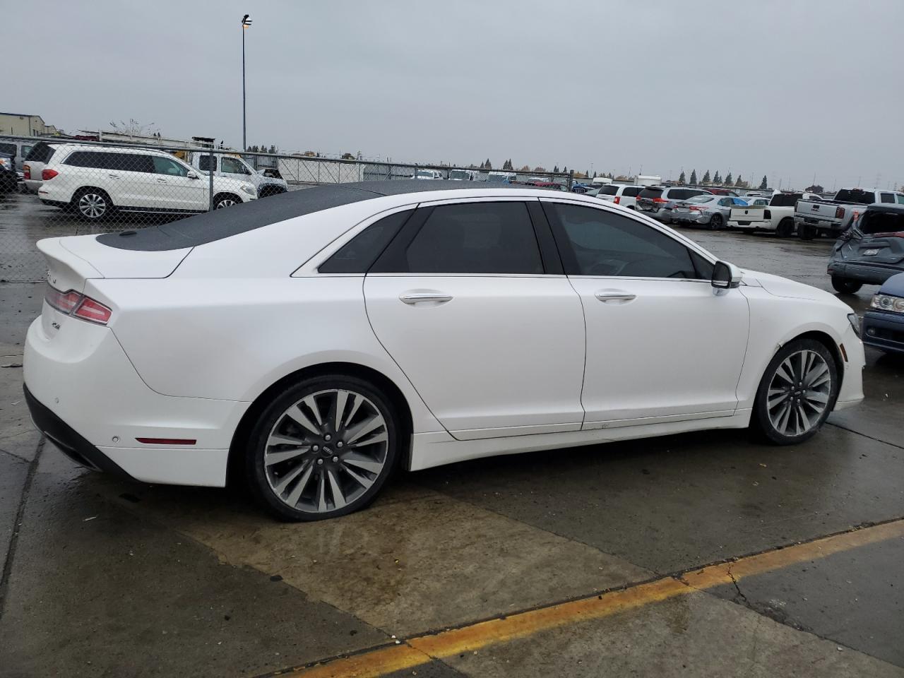 2017 Lincoln MKZ - Image 3