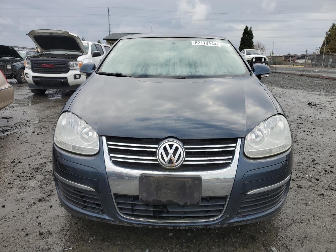 2010 Volkswagen Jetta - Image 5