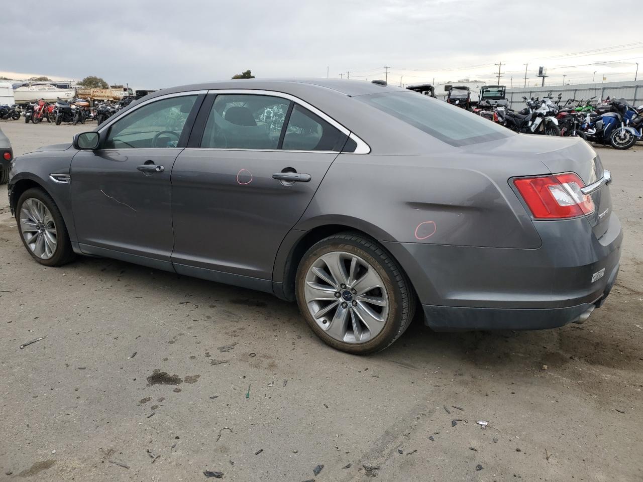 2011 Ford Taurus - Image 2