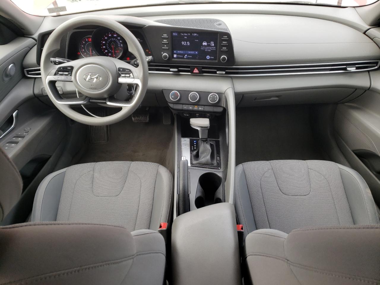 2021 Hyundai Elantra - Image 8