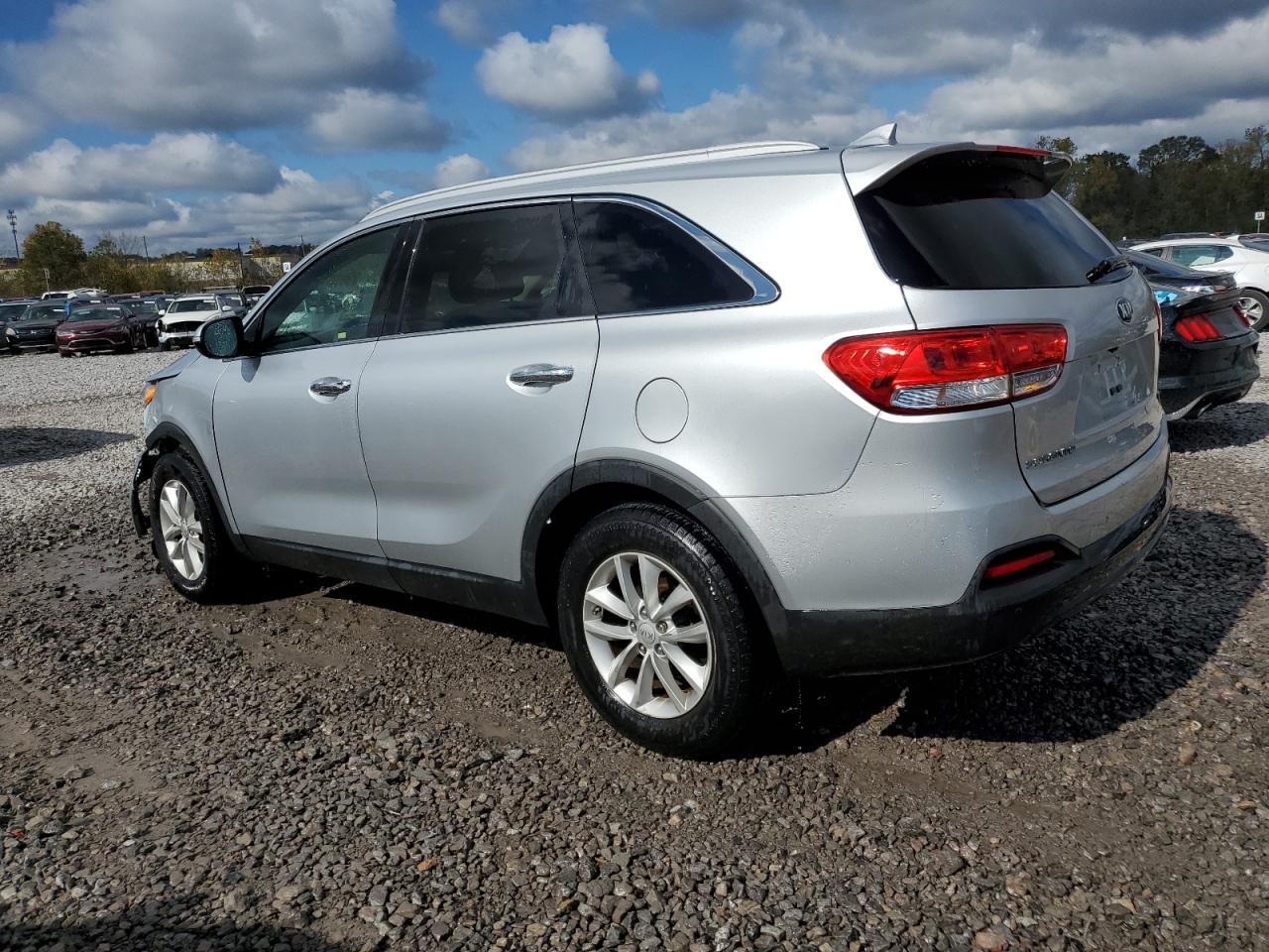 2016 Kia Sorento - Image 2