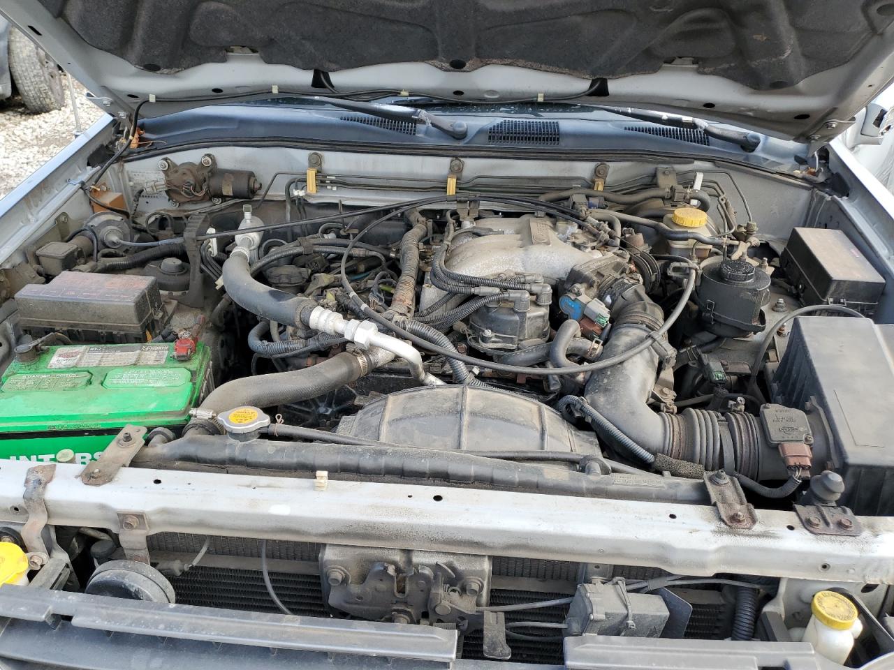 1999 Infiniti QX4 - Image 11