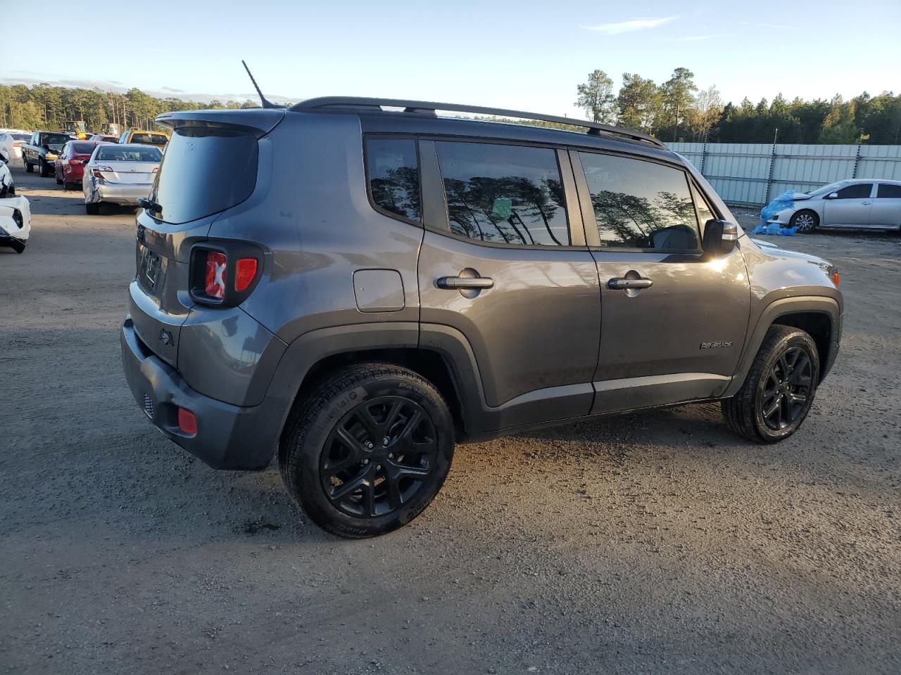 VIN ZACCJBBT7GPD09403 2016 JEEP RENEGADE no.3