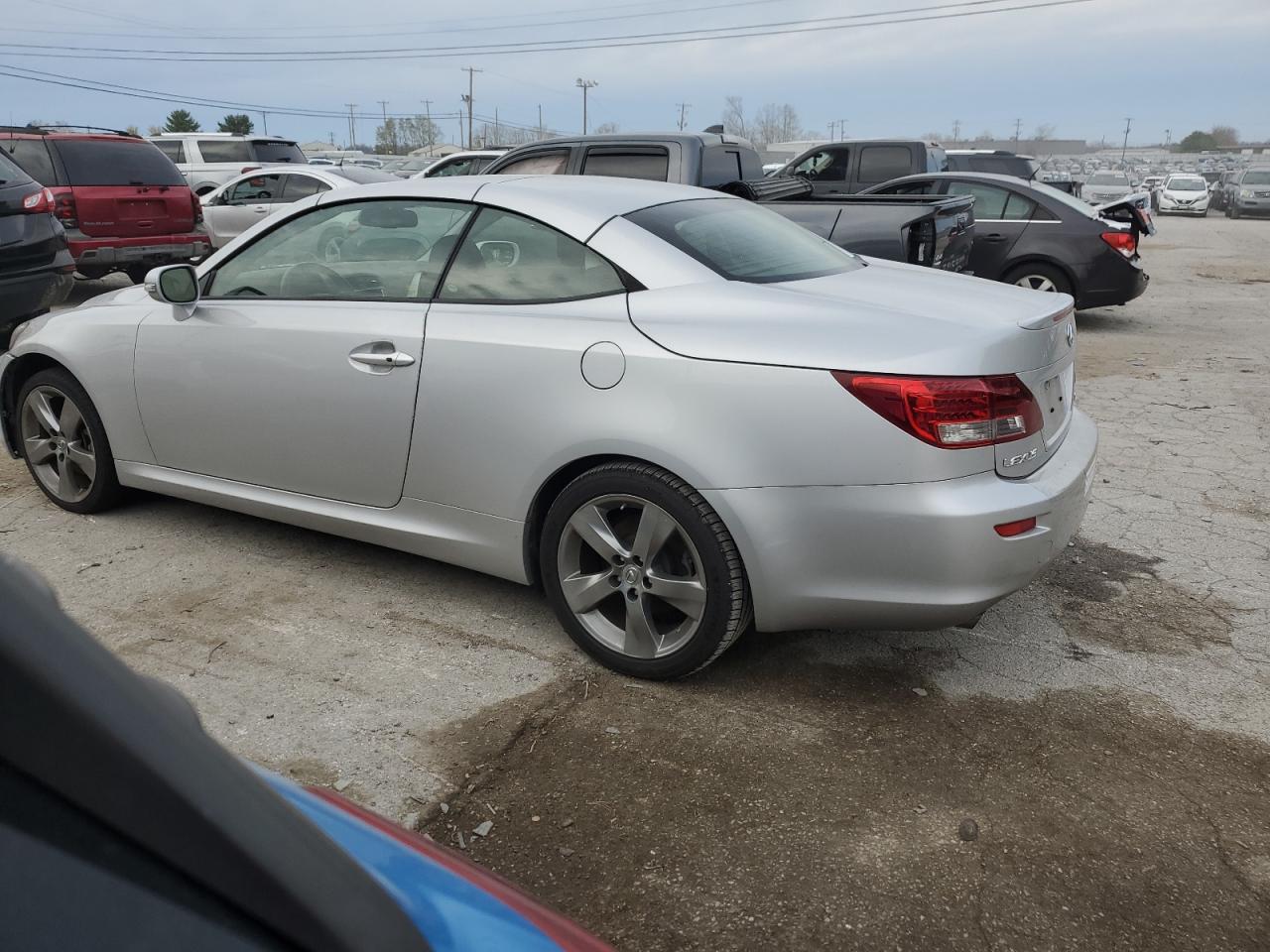 2010 Lexus IS - Image 2