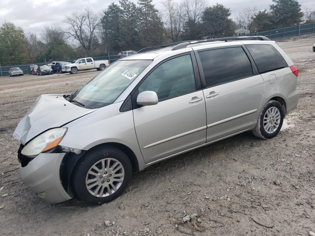 2007 Toyota Sienna - Image 1
