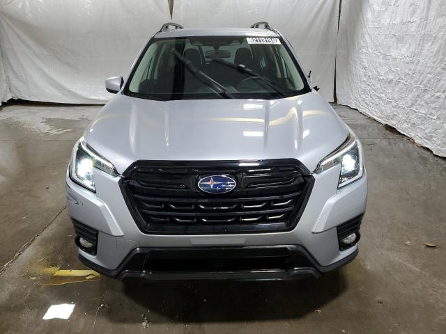  SUBARU FORESTER 2023 Серебристый