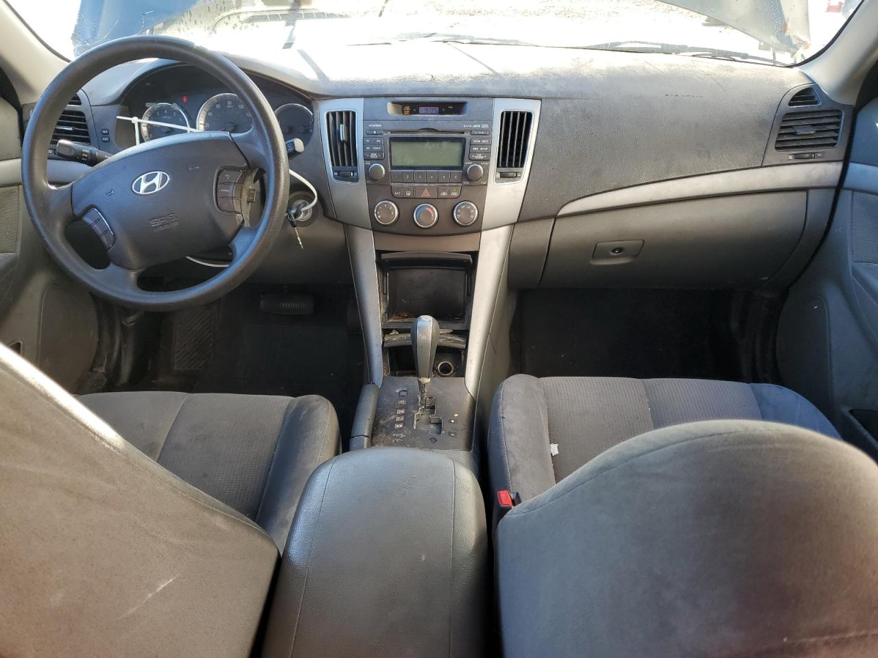 2010 Hyundai Sonata - Image 8