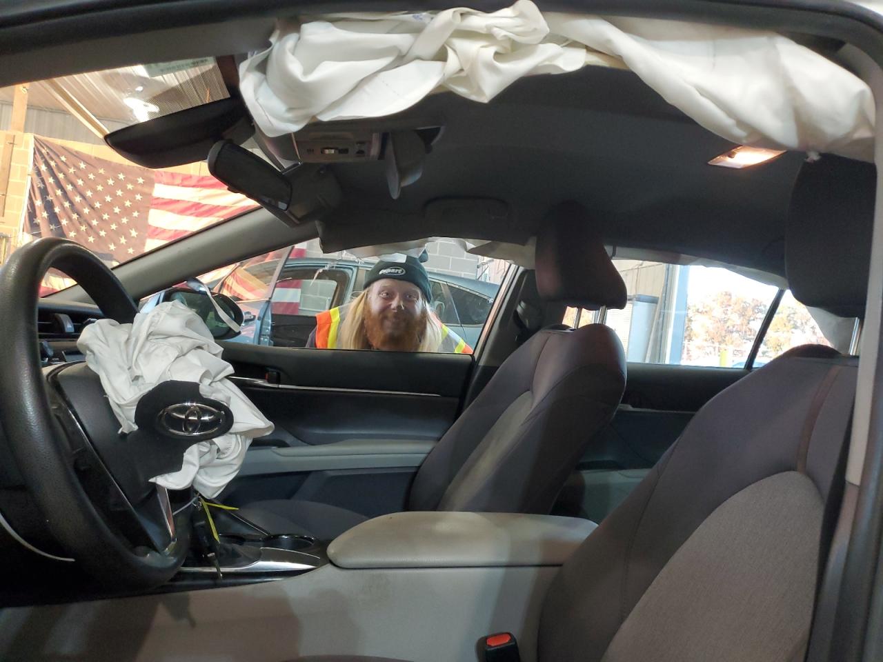 2019 Toyota Camry - Image 10