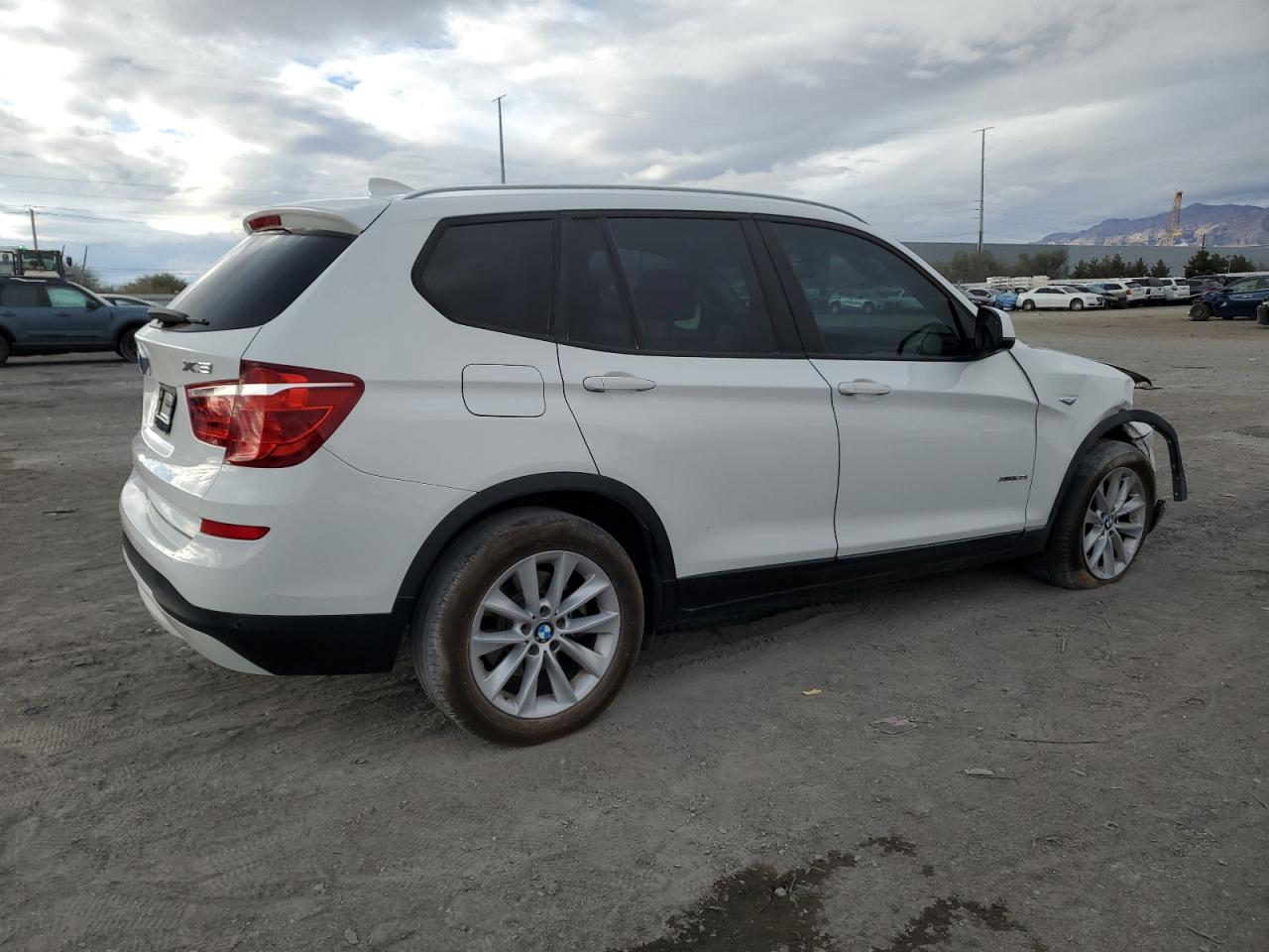 VIN 5UXWX9C59G0D63829 2016 BMW X3 no.3