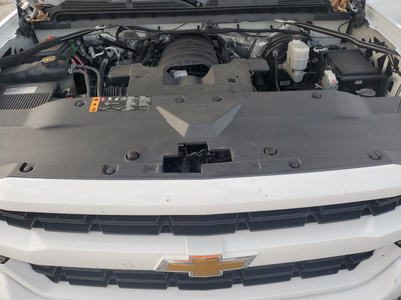 2018 Chevrolet Silverado - Image 11