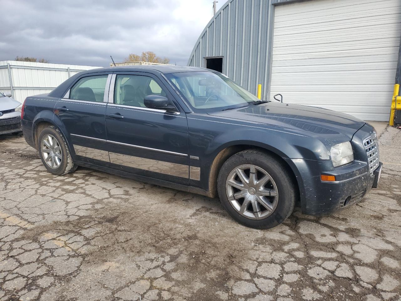 2008 Chrysler 300 - Image 4