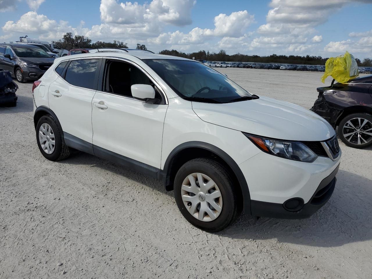 2018 Nissan Rogue - Image 4