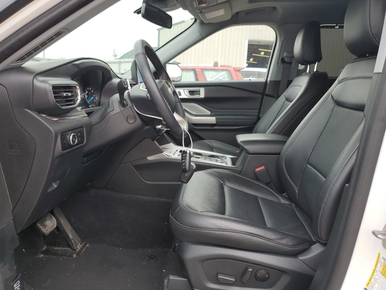 2023 Ford Explorer - Image 7