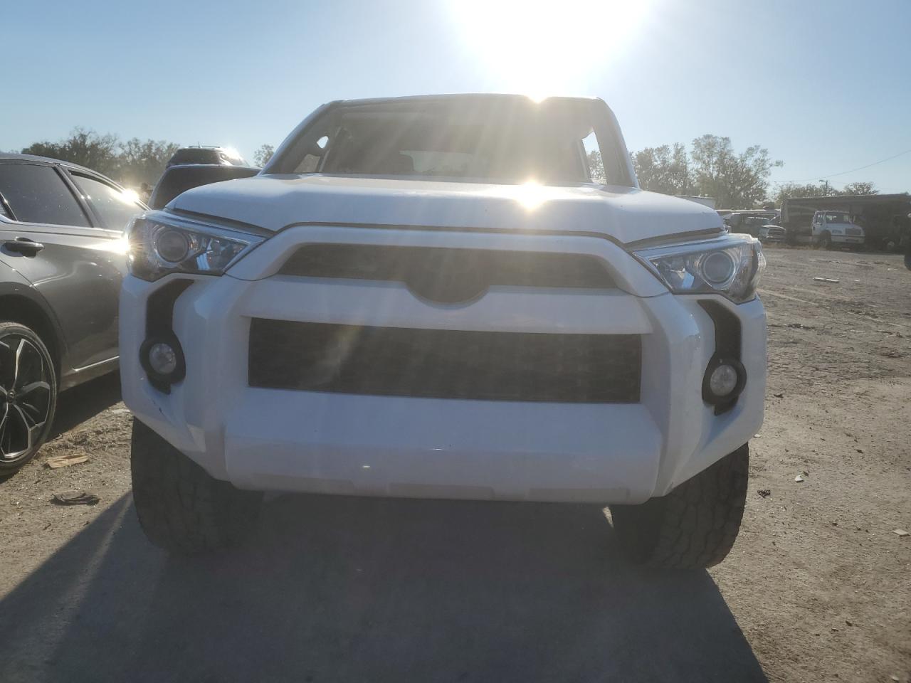 2019 Toyota 4Runner - Image 5