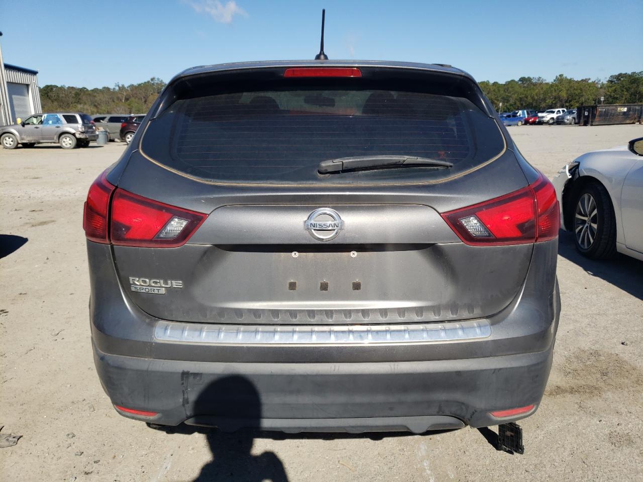 2018 Nissan Rogue - Image 6