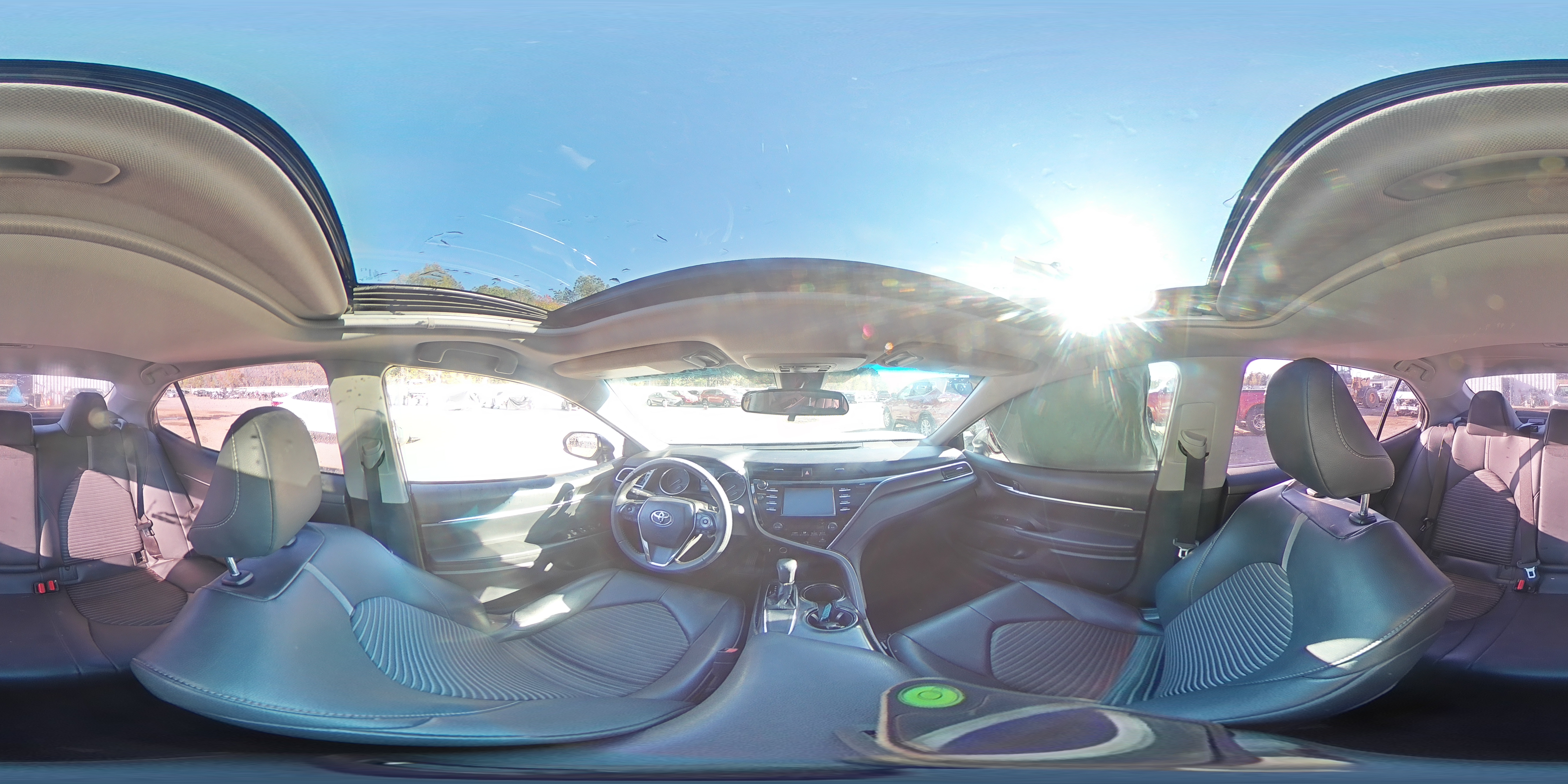 2018 Toyota Camry - Image 15