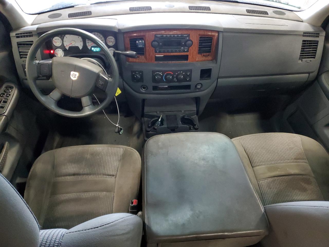 2006 Dodge RAM - Image 8