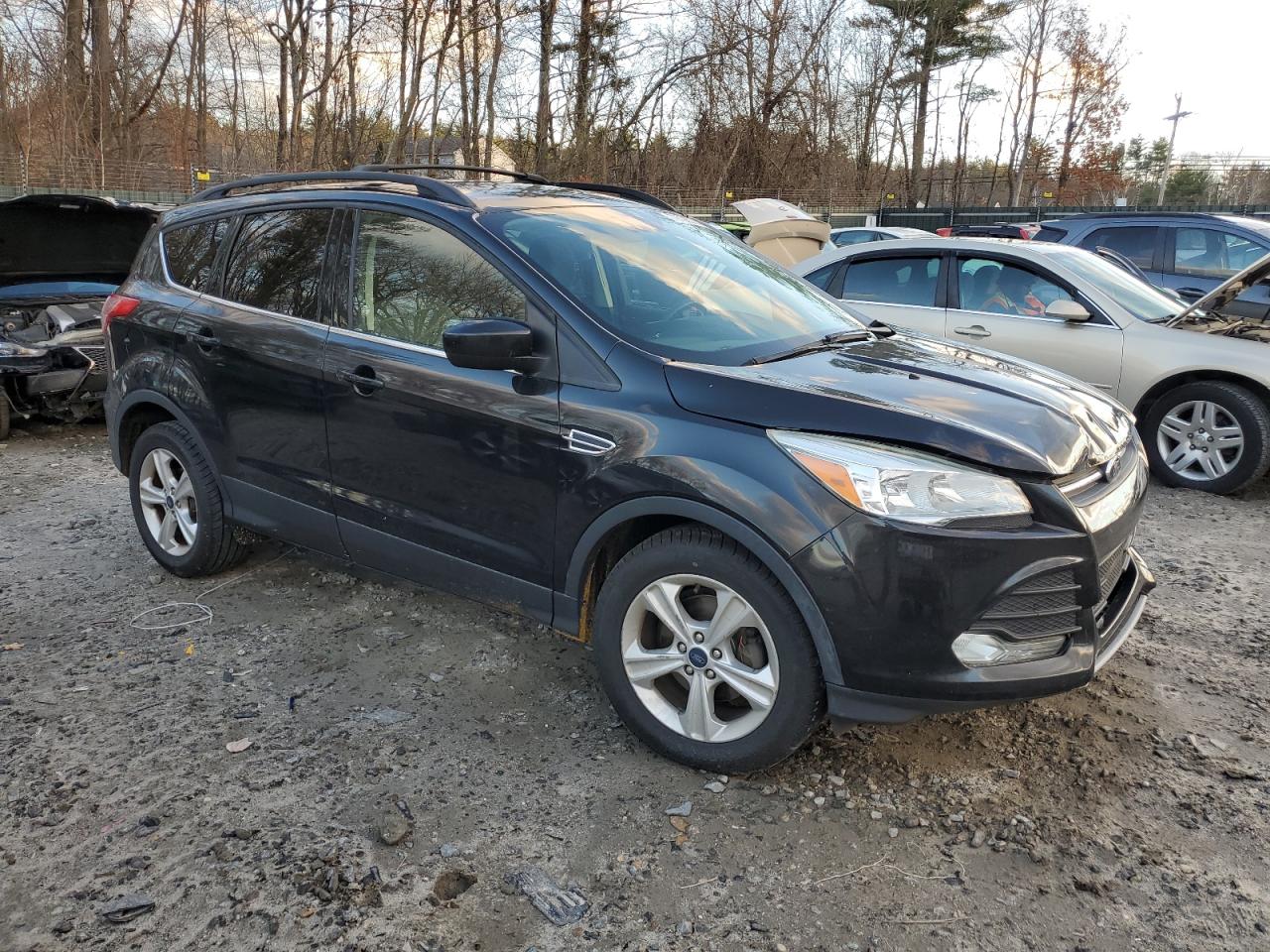 VIN 1FMCU0GX9FUC58910 2015 FORD ESCAPE no.4