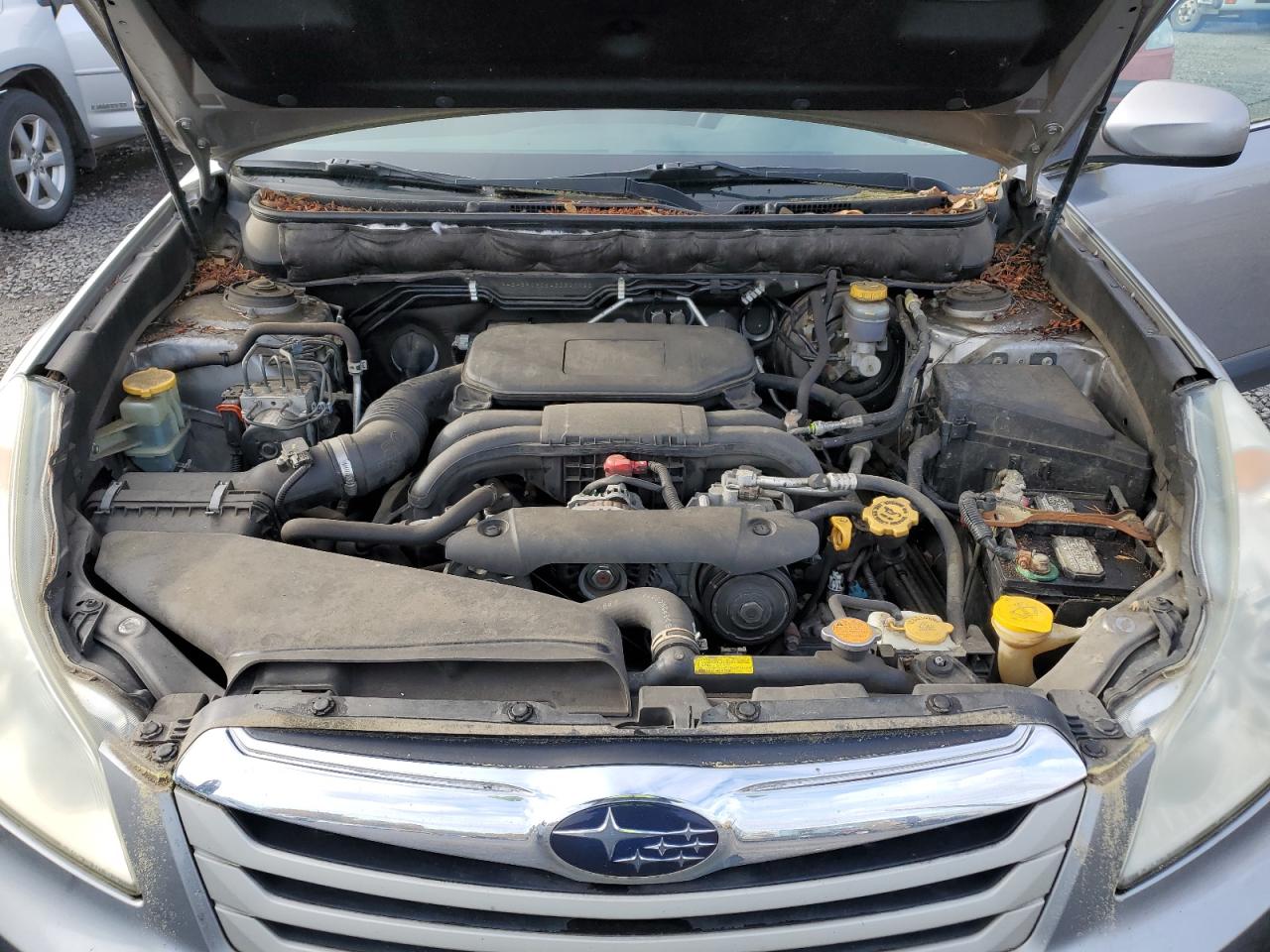2010 Subaru Outback - Image 11