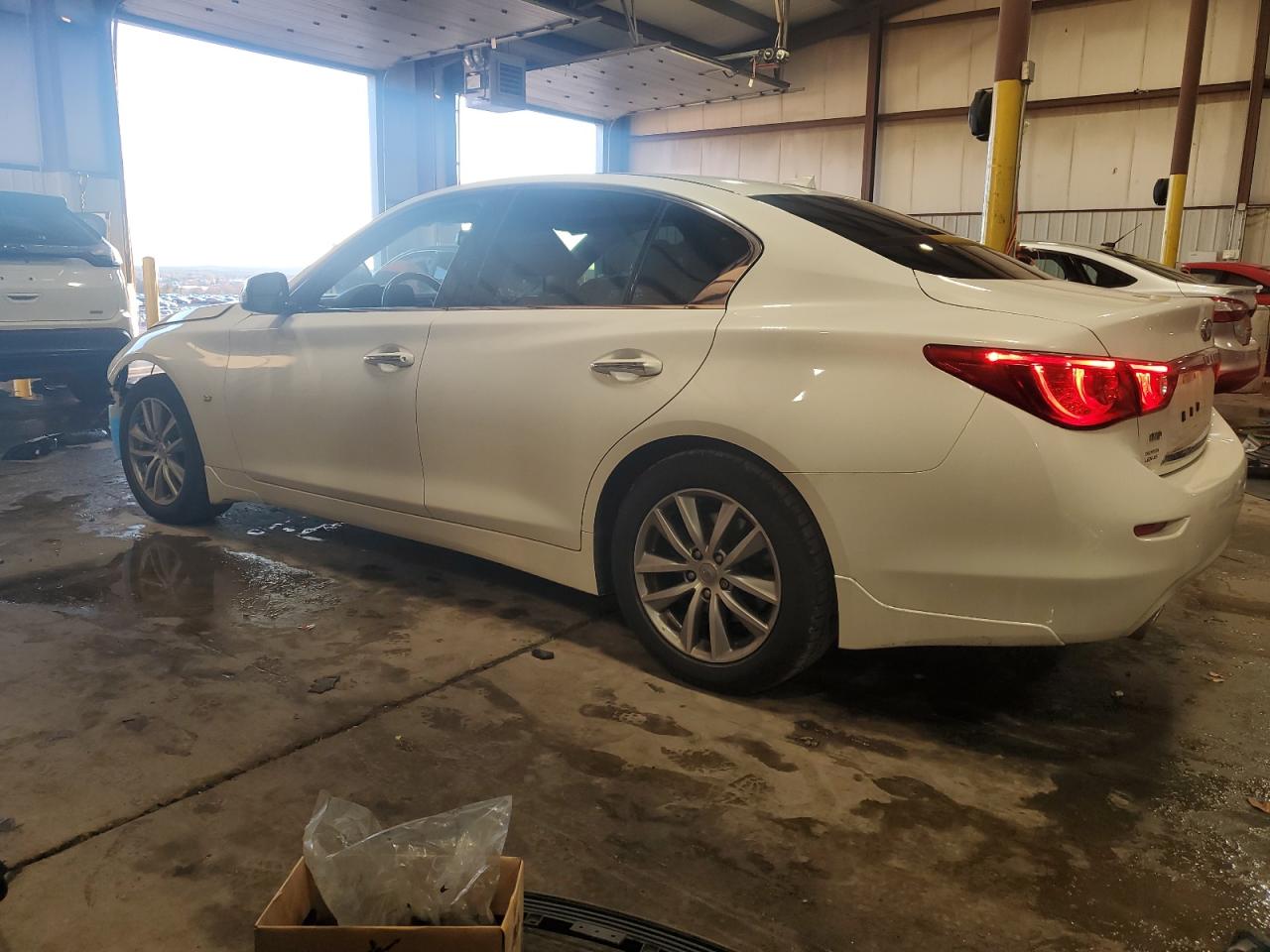 2015 Infiniti Q50 - Image 2