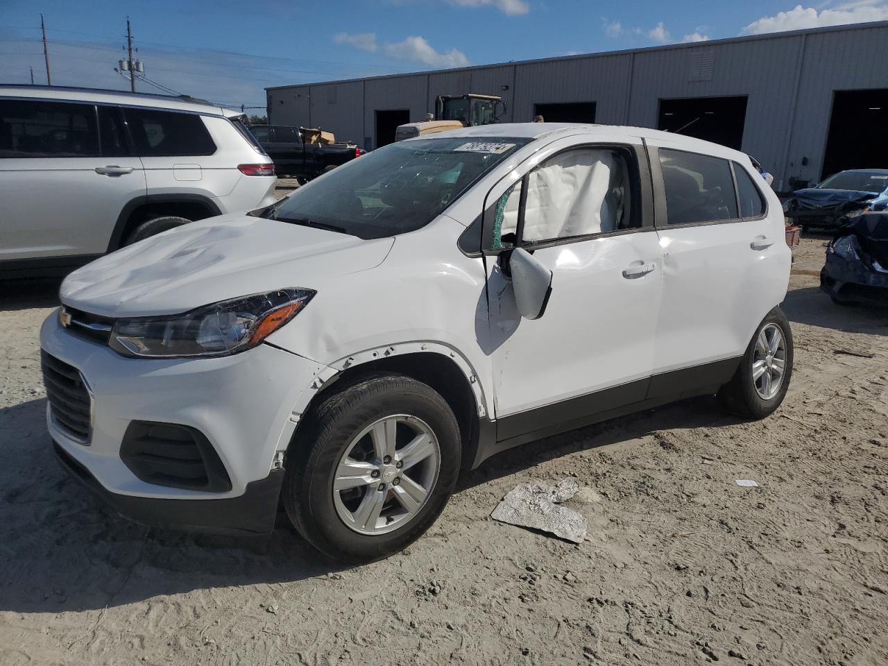 3GNCJKSBXLL133917 2020 CHEVROLET TRAX - Image 1