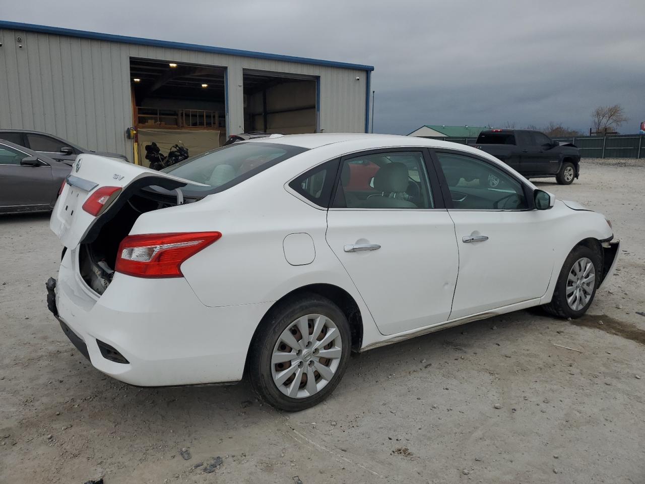 2017 Nissan Sentra - Image 3