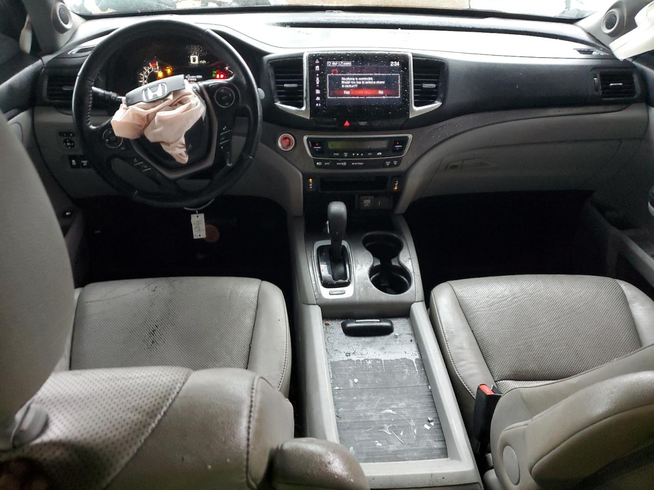 2017 Honda Ridgeline - Image 8