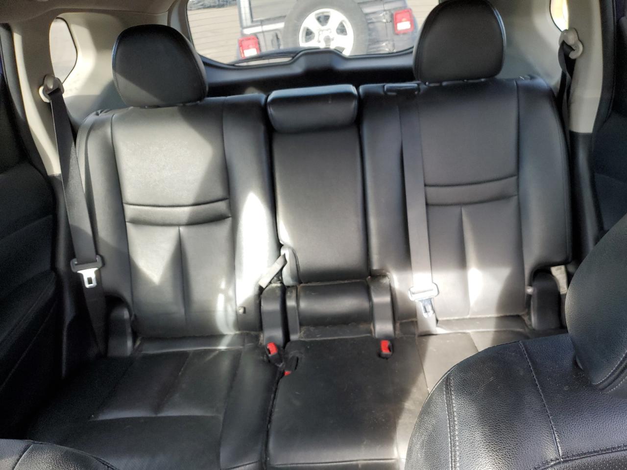 2018 Nissan Rogue - Image 10