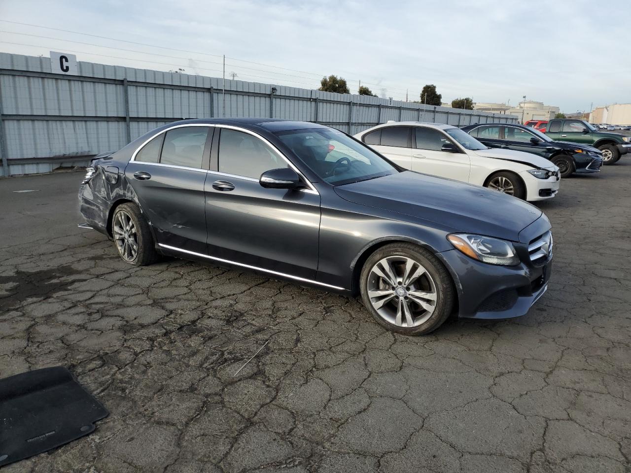 VIN 55SWF4KB8FU022268 2015 MERCEDES-BENZ C-CLASS no.4