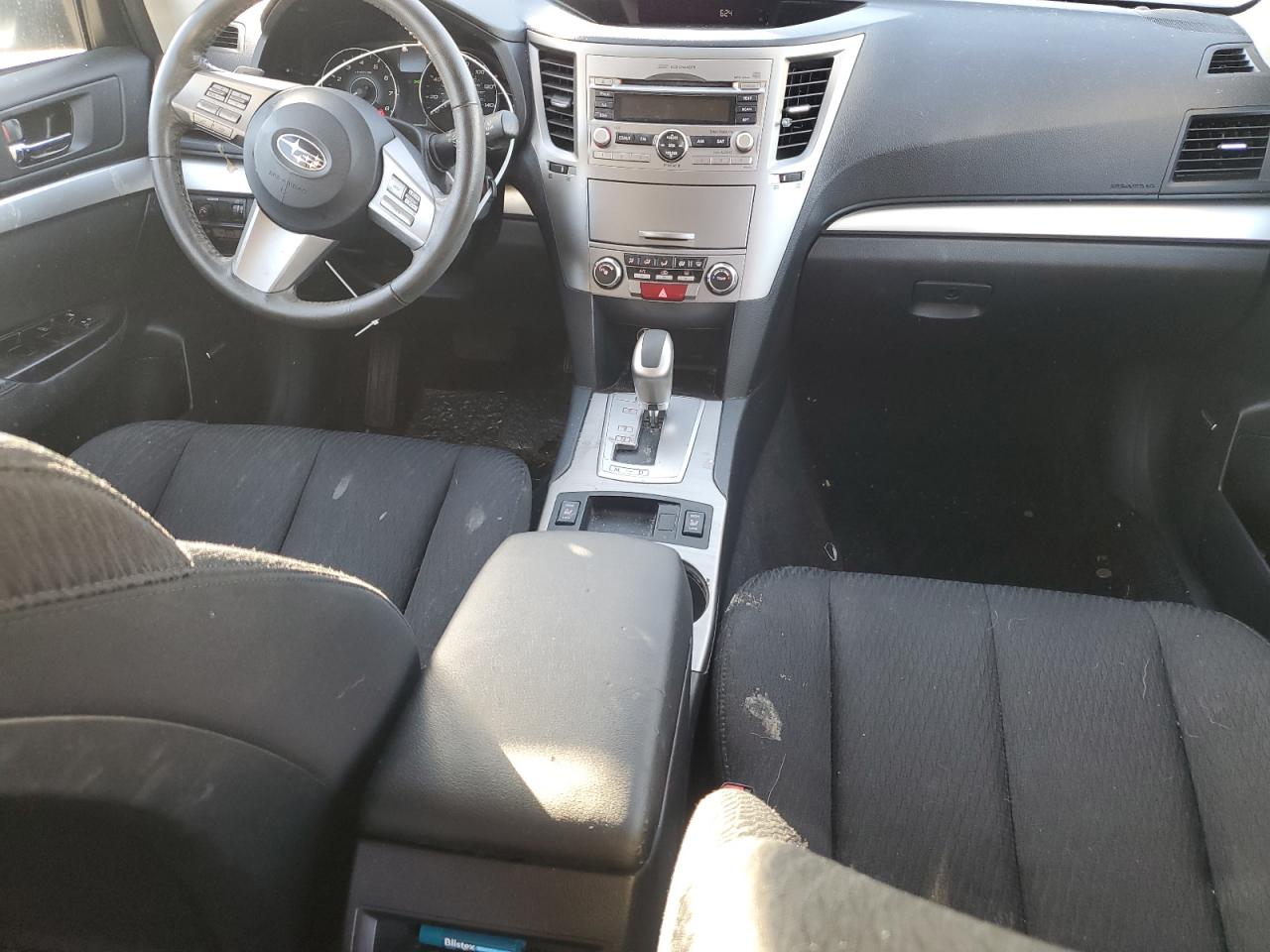 2010 Subaru Outback - Image 8