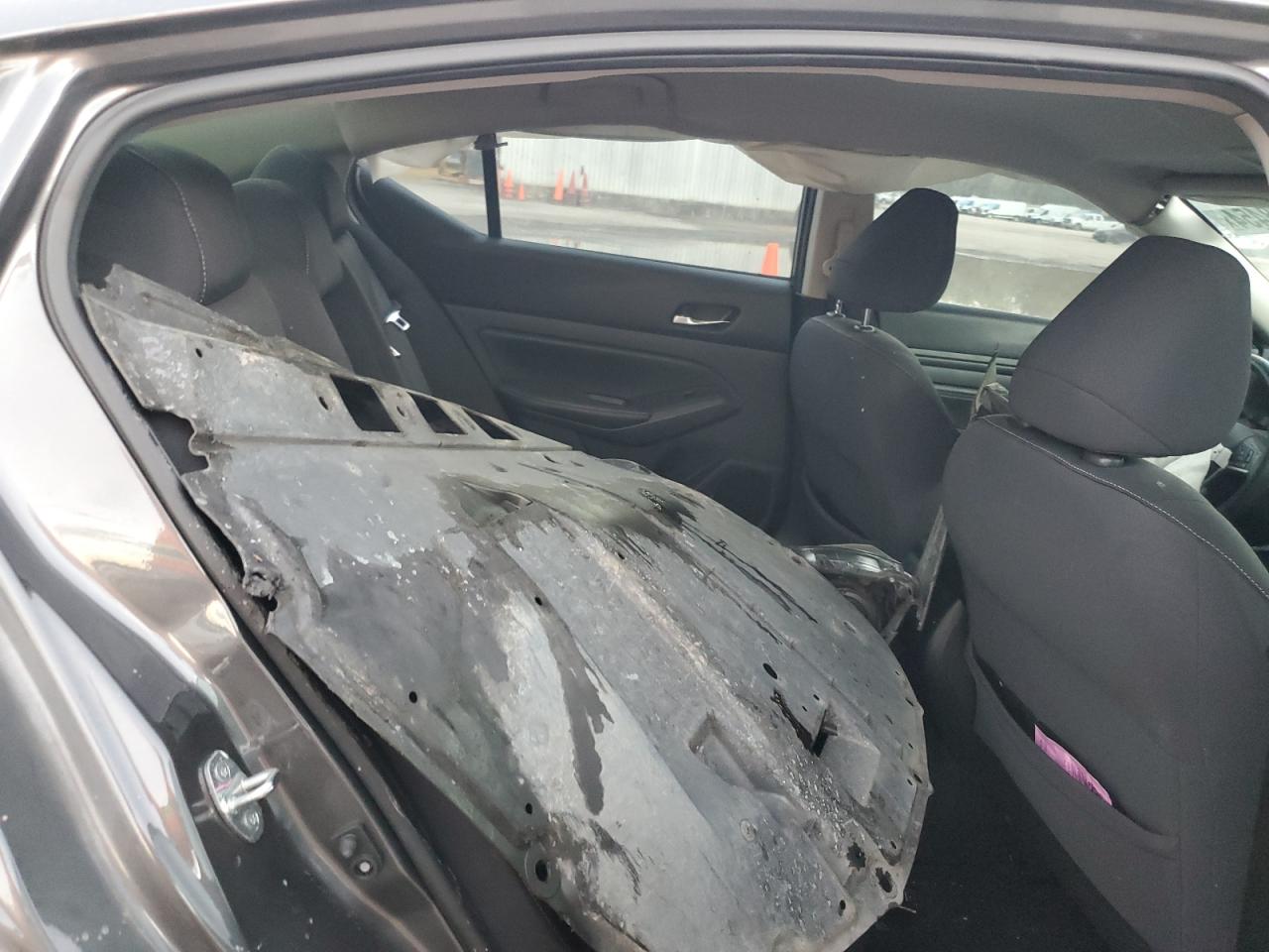 2019 Nissan Altima - Image 10