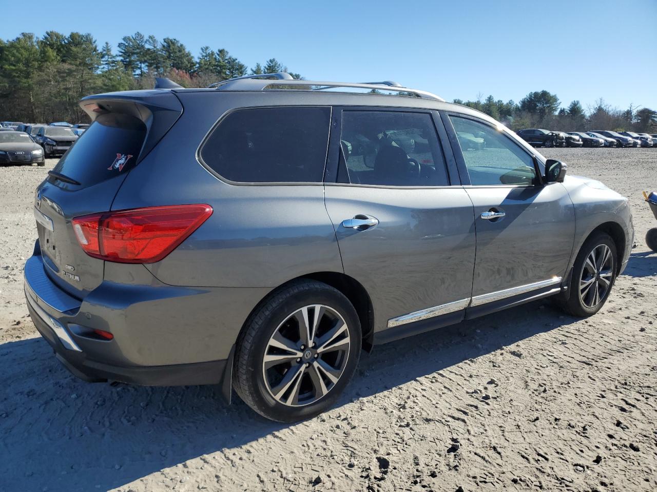 2020 Nissan Pathfinder - Image 3