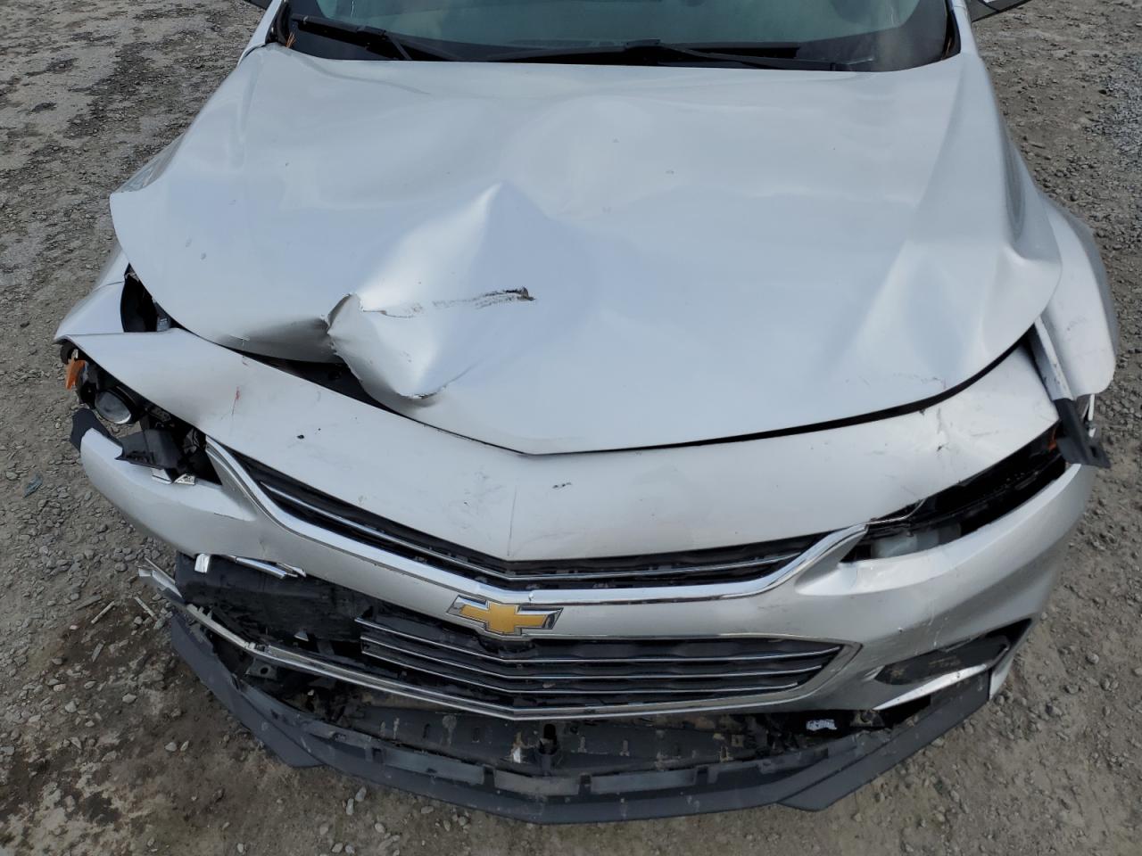 2018 Chevrolet Malibu - Image 11
