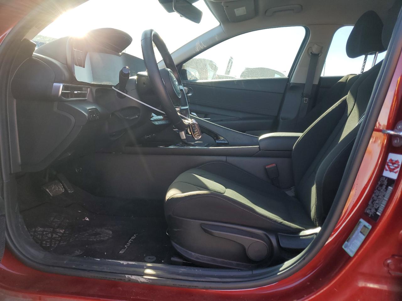 2023 Hyundai Elantra - Image 7