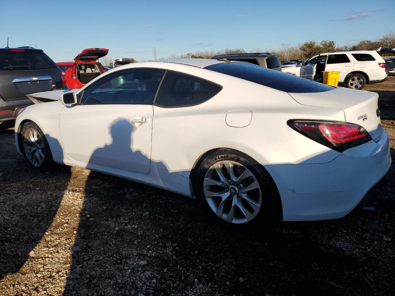 2015 Hyundai Genesis - Image 2