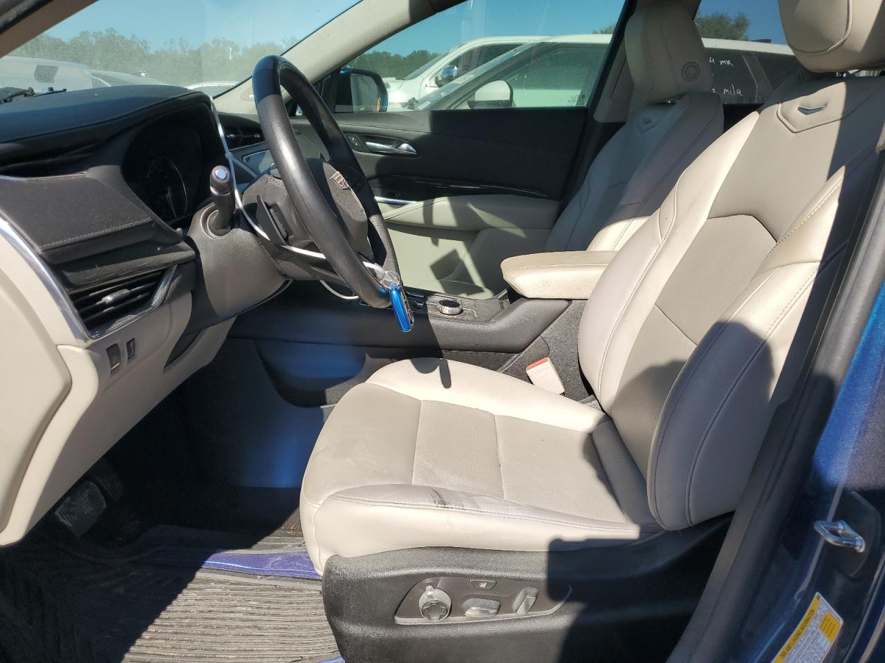 2019 Cadillac XT4 - Image 7