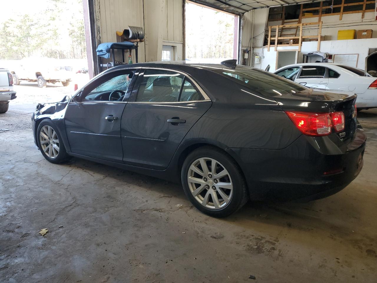 2015 Chevrolet Malibu - Image 2