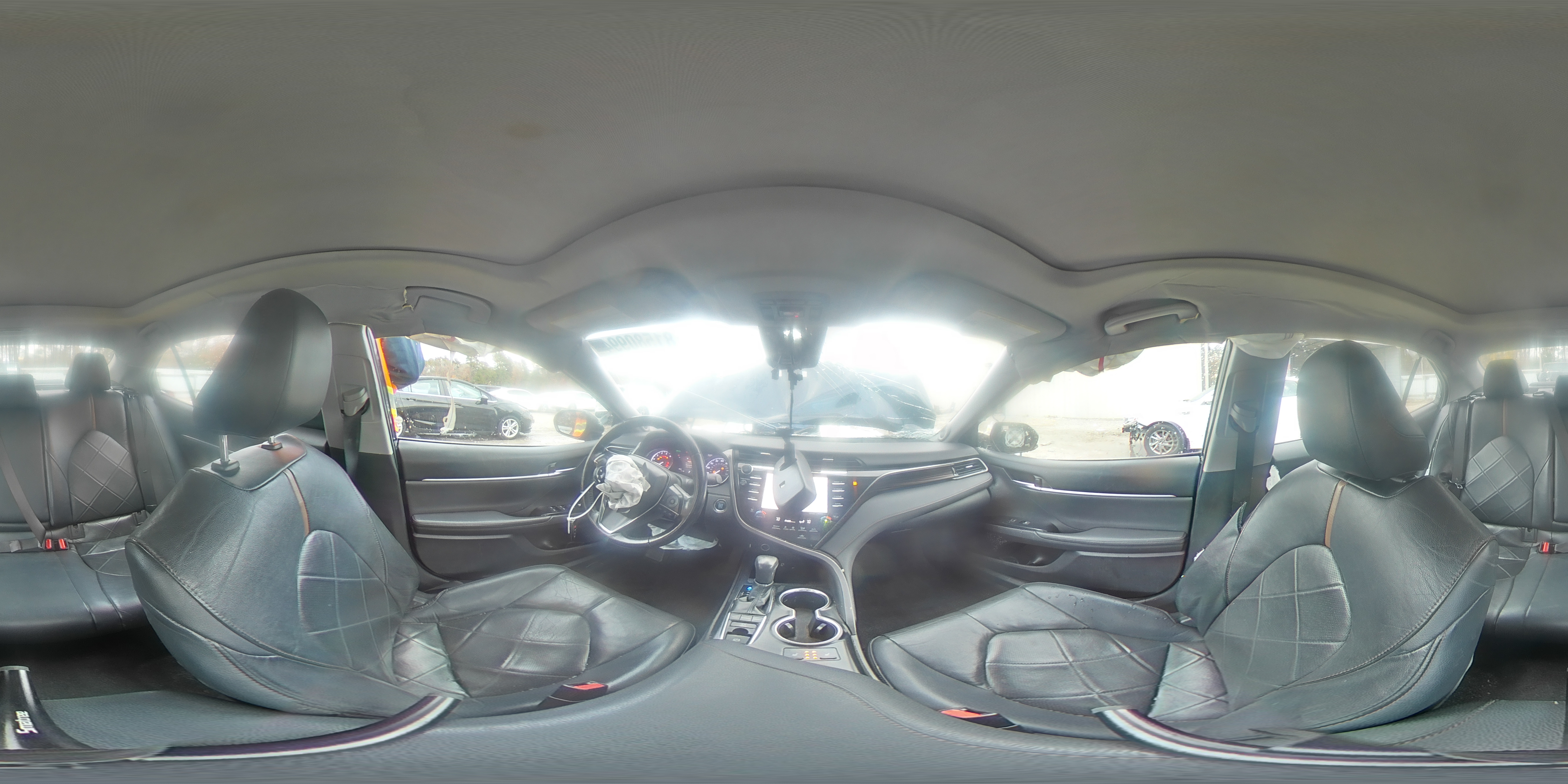 2019 Toyota Camry - Image 14