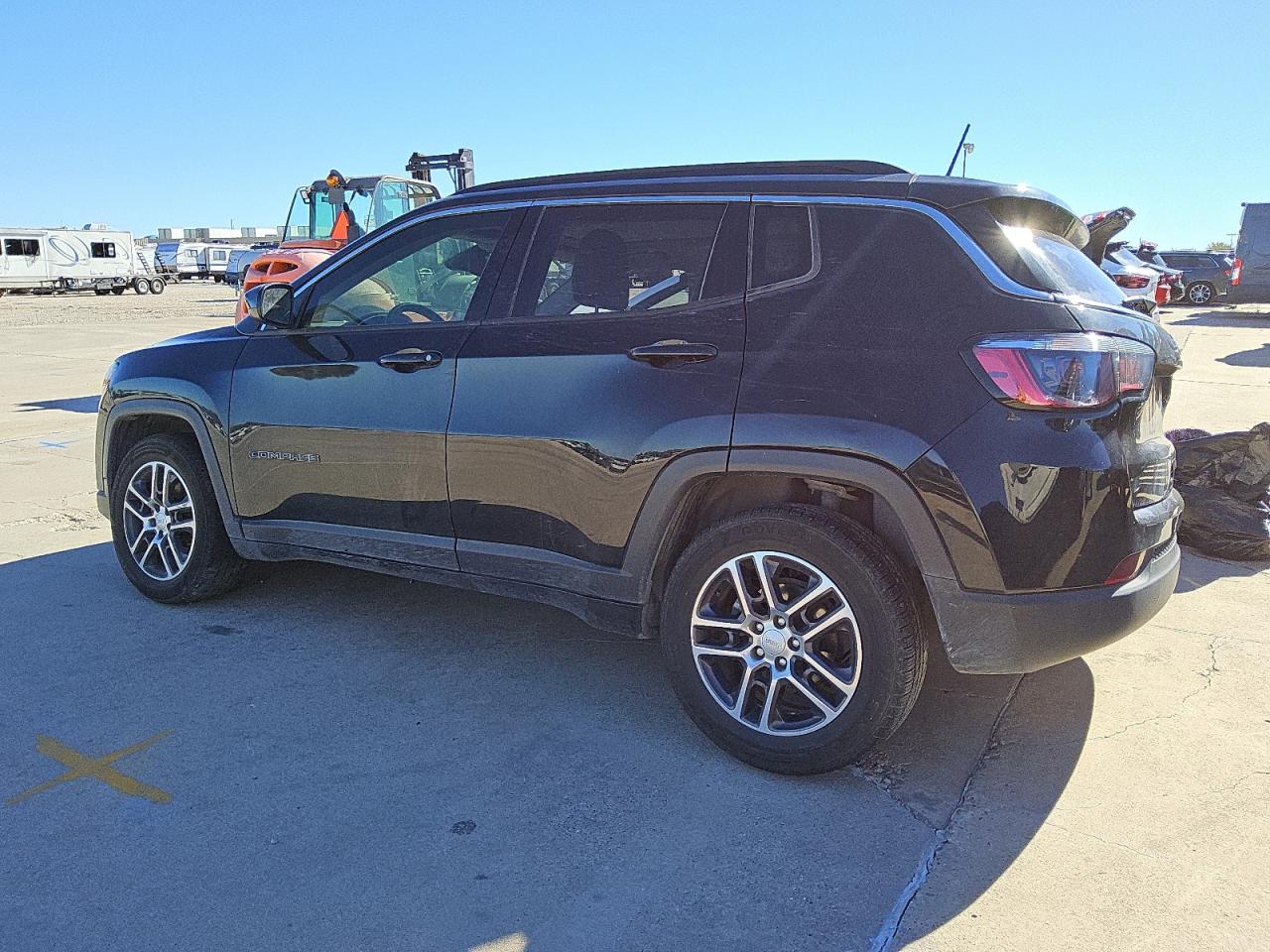 VIN 3C4NJCBB9KT652494 2019 JEEP COMPASS no.2