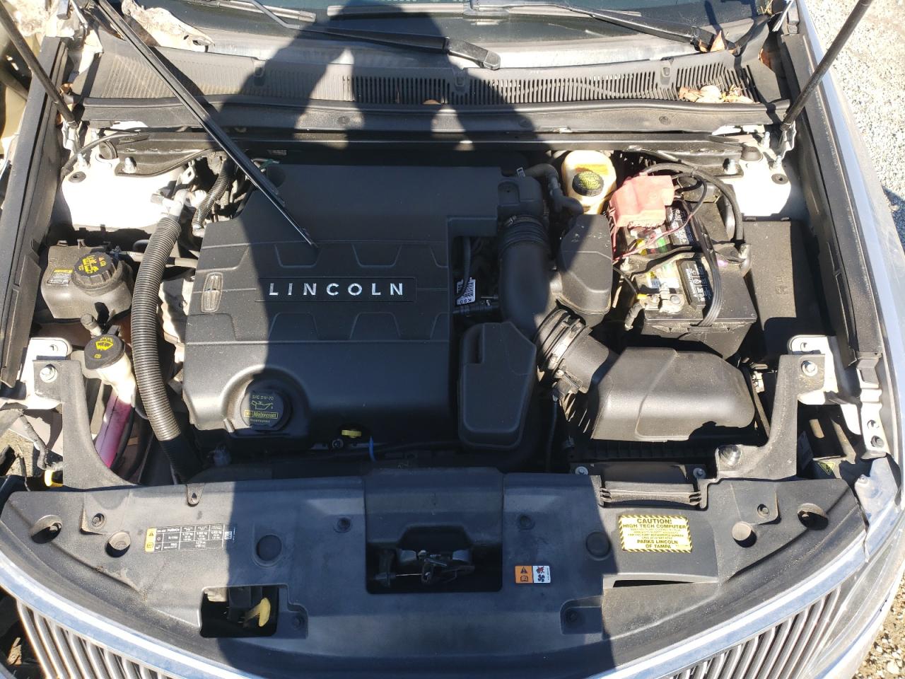 2013 Lincoln MKS - Image 12