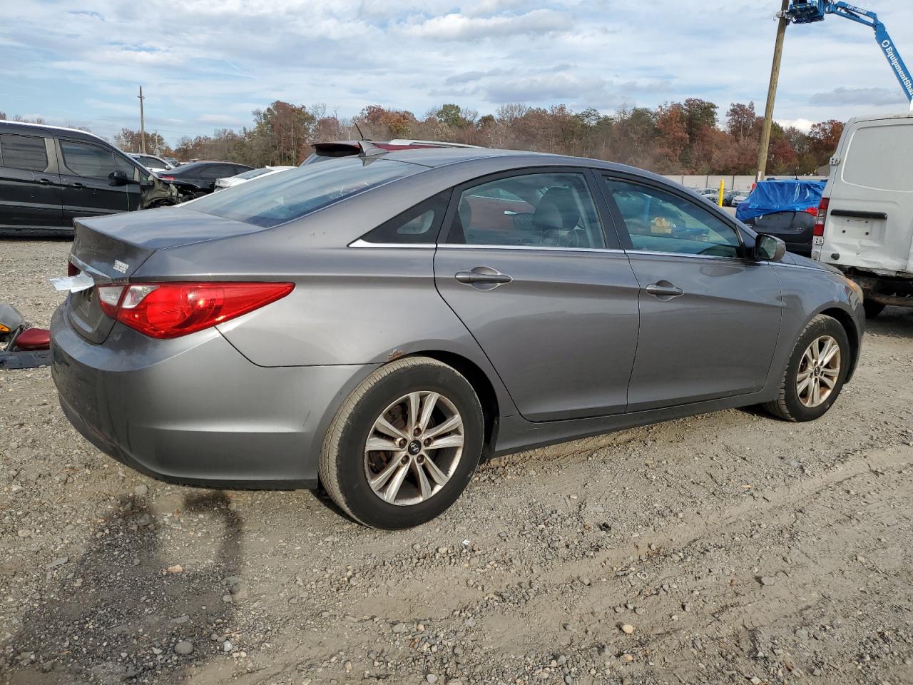 2011 Hyundai Sonata - Image 3