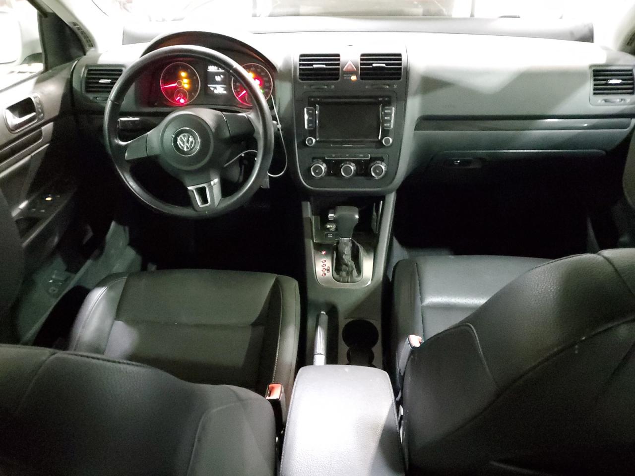 2010 Volkswagen Jetta - Image 8