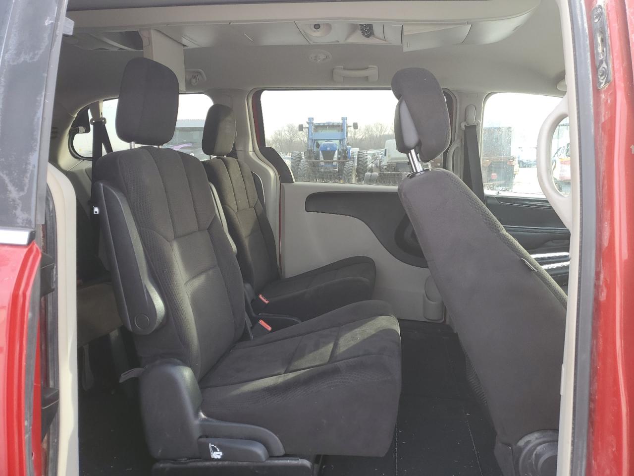 2012 Dodge Caravan - Image 11