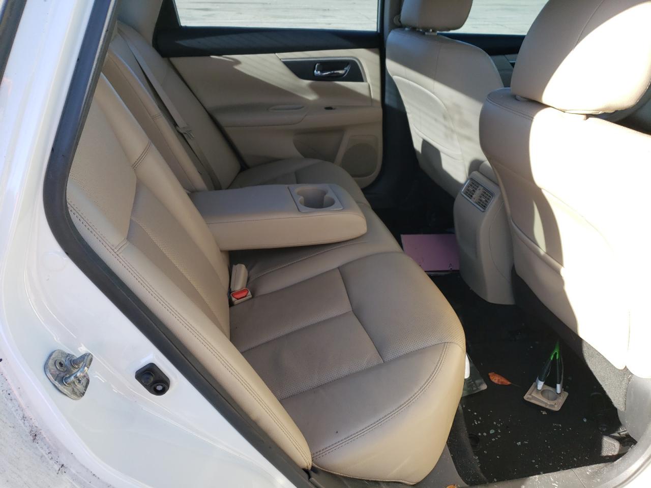 2017 Nissan Altima - Image 10
