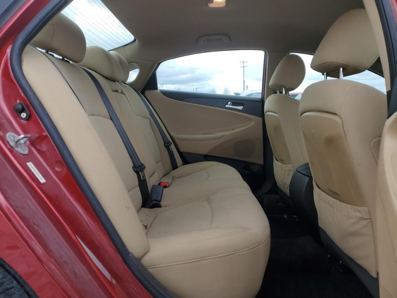 2011 Hyundai Sonata - Image 10