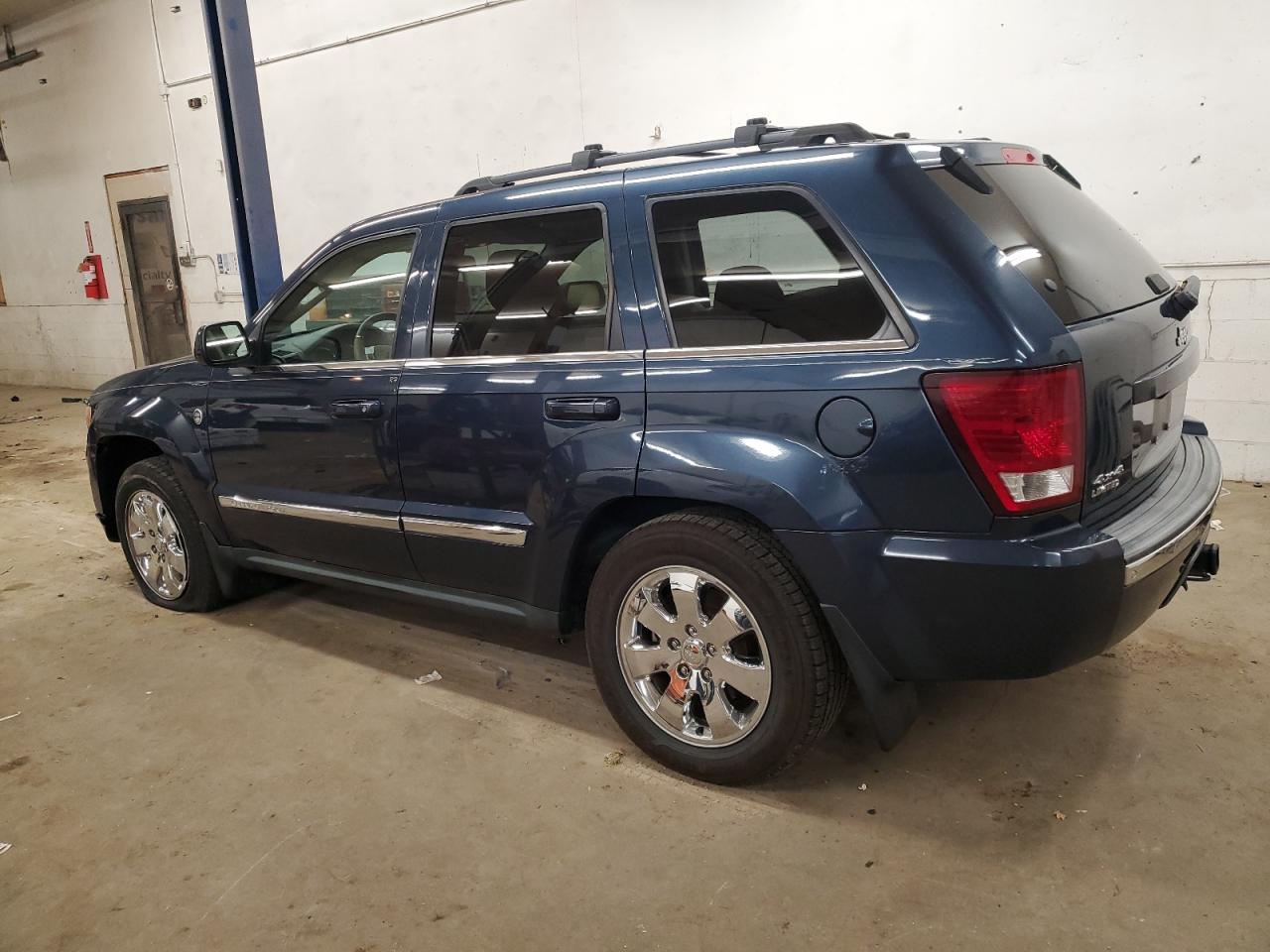 2009 Jeep Grand Cherokee - Image 2