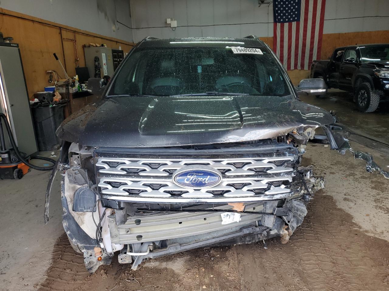 2019 Ford Explorer - Image 5