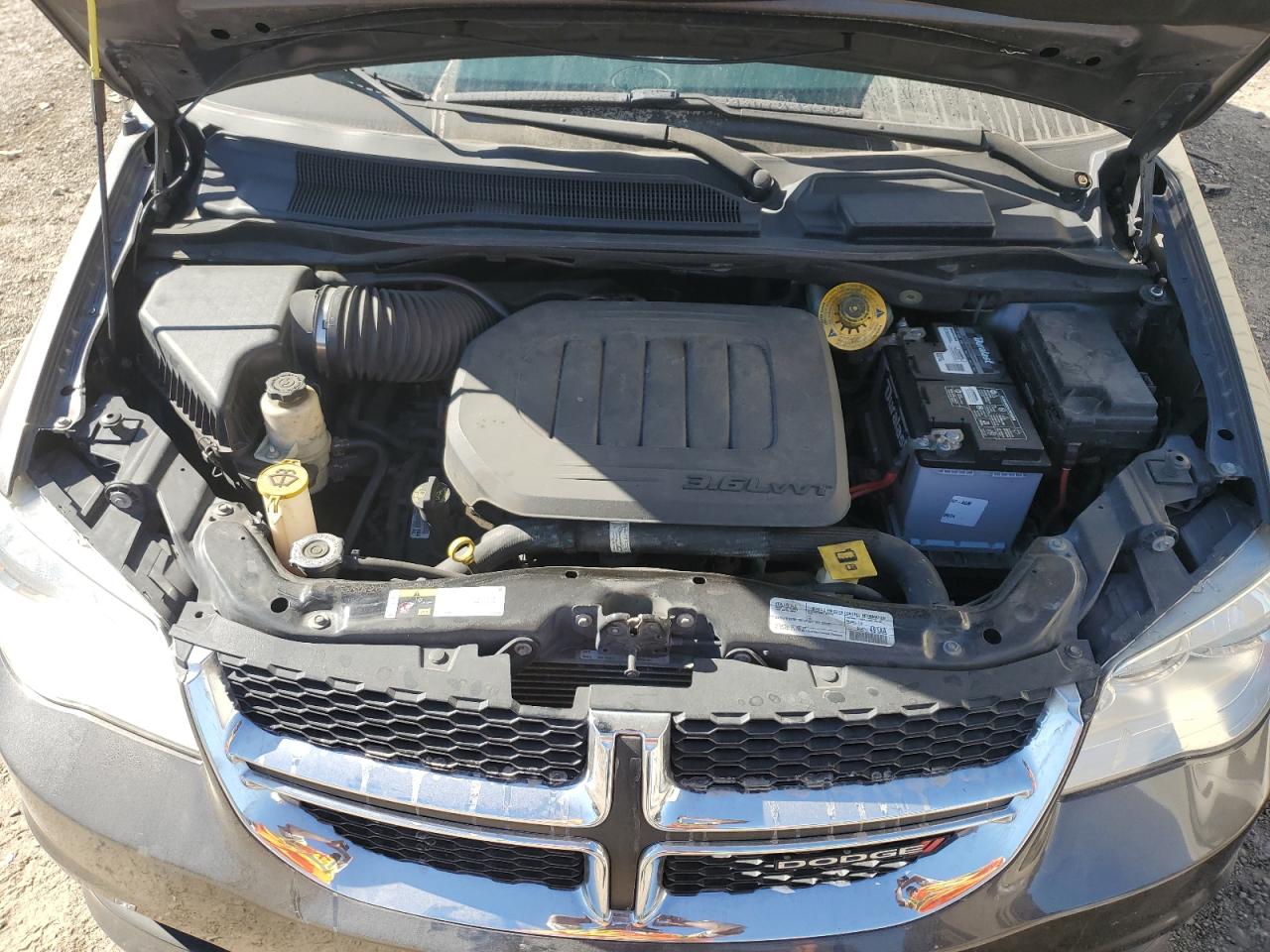2020 Dodge Caravan - Image 11